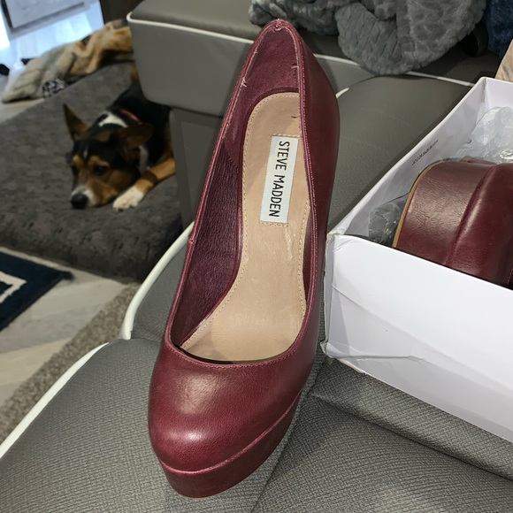 Steve Madden Red Leather Heels - Picture 3 of 3